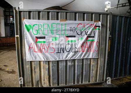 London, Vereinigtes Königreich - 14. November 2023: Mahnwache für Gazaner, organisiert von Einheimischen aus West London, einschließlich Einwohnern von Grenfell Stockfoto