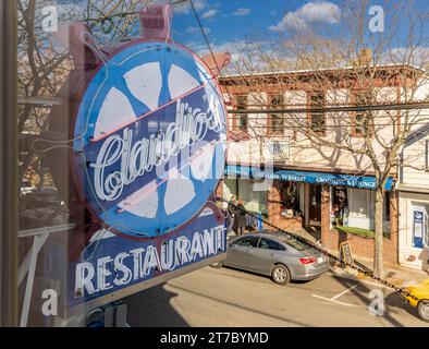 claudio's rundes Neonschild Stockfoto