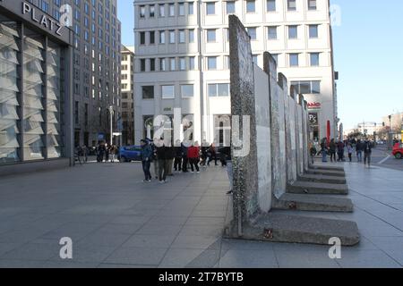 18. märz 2018; Berlin, Deutschland. Teil der Berliner Mauer am Potsdamer Platz. Stockfoto