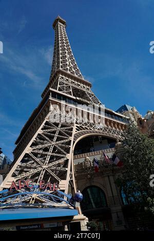 Las Vegas, Vereinigte Staaten. November 2023. 14. November 2023, Las Vegas Street Circuit, Las Vegas, FORMEL 1 HEINEKEN SILVER LAS VEGAS GRAND PRIX 2023, im Bild Paris Las Vegas Hotel Credit: dpa/Alamy Live News Stockfoto