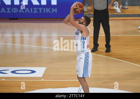 Nikolaos Rogkavopoulos (griechische Basketball-Nationalmannschaft) schießt einen Freiwurf Stockfoto