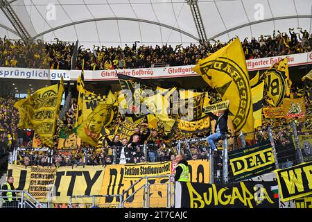 Lüfterblock, Lüfter, Lüfterkurve, Flaggen, Banner, Atmosphäre, BVB Borussia Dortmund, MHPArena, MHP Arena Stuttgart, Baden-Württemberg, Deutschland Stockfoto