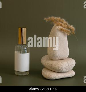 Hautpflegemittel beige Steine Stockfoto