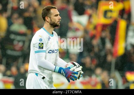 Linse, Frankreich. November 2023. Marseille Torhüter Pau Lopez während des französischen Meisterschaftsspiels Ligue 1 zwischen RC Lens und Olympique de Marseille am 12. November 2023 im Bollaert-Delelis Stadion in Lens, Frankreich - Foto Jean Catuffe/DPPI Credit: DPPI Media/Alamy Live News Stockfoto