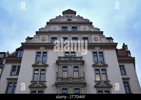 Das Orlando Haus am Platzl in München mit der Wohnung von Star Koch Alfons SCHUHBECK im obertsen Geschoss. *** Das Orlando Haus am Platzl in München mit der Wohnung von Sternekoch Alfons SCHUHBECK im obersten Stockwerk Credit: Imago/Alamy Live News Stockfoto