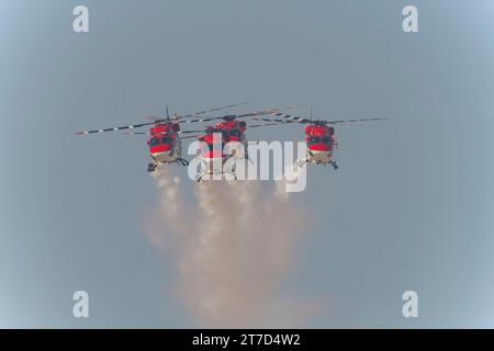 Sarang Display Team auf der Dubai Air Show 2023 in Dubai, VAE Stockfoto