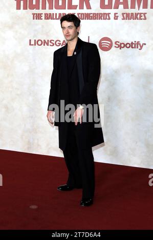 Tom Blyth bei der Premiere des Kinofilms: The Hunger Games: The Ballad of Songbirds & Snakes / die Tribute von Panem - The Ballad of Songbirds and Snakes. Los Angeles, 13.11.2023 Stockfoto