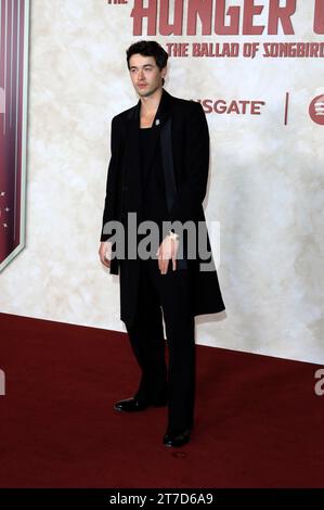 Tom Blyth bei der Premiere des Kinofilms: The Hunger Games: The Ballad of Songbirds & Snakes / die Tribute von Panem - The Ballad of Songbirds and Snakes. Los Angeles, 13.11.2023 Stockfoto