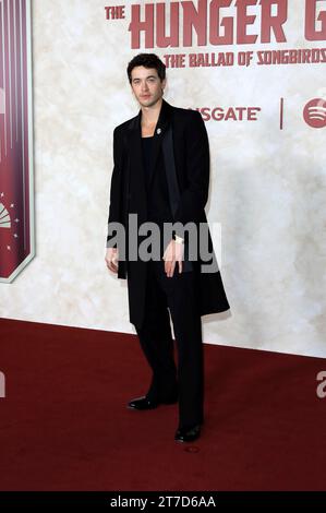 Tom Blyth bei der Premiere des Kinofilms: The Hunger Games: The Ballad of Songbirds & Snakes / die Tribute von Panem - The Ballad of Songbirds and Snakes. Los Angeles, 13.11.2023 Stockfoto