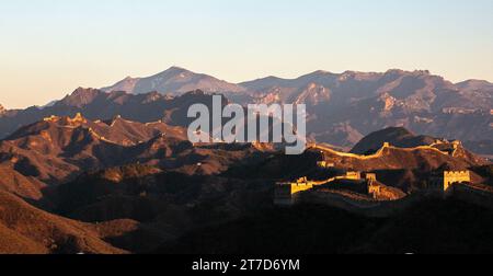 Peking, China. November 2023. Dieses am 14. November 2023 aufgenommene Foto zeigt die Chinesische Mauer in Peking, der Hauptstadt Chinas. Quelle: Li Jing/Xinhua/Alamy Live News Stockfoto