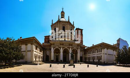 Die Basilika San Lorenzo Maggiore ist ein wichtiger Ort der katholischen Anbetung in Mailand, innerhalb des Grachtenrings, der ursprünglich in römischer Zeit erbaut wurde Stockfoto