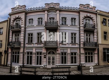 Bibliothek in der Altstadt von St. Farna Lomza, Woiwodschaft Podlakien, Polen. Gebäude Der Galerie Für Zeitgenössische Kunst Stockfoto