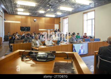 Brüssel, Belgien November 2023. Abbildung zeigt eine Sitzung der Kommission Energie, Umwelt und Klima im Brüsseler parlament am Mittwoch, den 15. November 2023. Der jüngste Fall von PFAS-Verschmutzung im Wasser wird erörtert. BELGA FOTO HATIM KAGHAT Credit: Belga News Agency/Alamy Live News Stockfoto