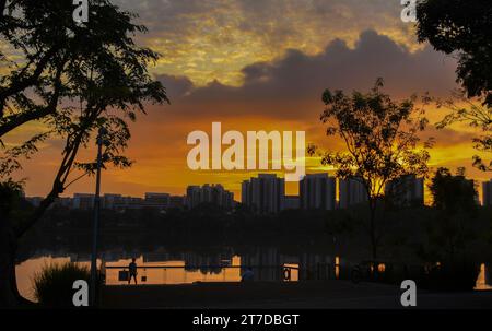 Ein Morgenblick auf den Lakeside Garden, der Teil der Jurong Lake Gardens im westlichen Teil von Singapur ist. Stockfoto