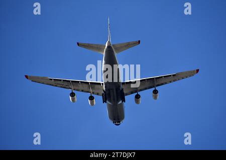 Marseille, Frankreich. November 2023. Ein Flugzeug von Antonov Airlines im Luftraum von Marseille. (Credit Image: © Gerard Bottino/SOPA Images via ZUMA Press Wire) NUR REDAKTIONELLE VERWENDUNG! Nicht für kommerzielle ZWECKE! Stockfoto