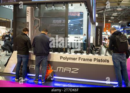 Paris, Frankreich. November 2023. Milipol Paris 2023, die 23. Globale Veranstaltung für staatliche Sicherheit und innere Sicherheit, am 14. November 2023 in Villepinte, Paris, Frankreich. Foto: Pierrick Villette/ABACAPRESS.COM Credit: Abaca Press/Alamy Live News Stockfoto