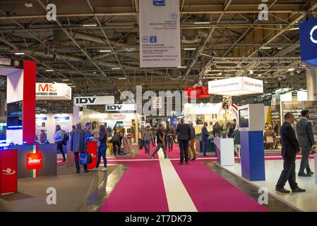 Paris, Frankreich. November 2023. Milipol Paris 2023, die 23. Globale Veranstaltung für staatliche Sicherheit und innere Sicherheit, am 14. November 2023 in Villepinte, Paris, Frankreich. Foto: Pierrick Villette/ABACAPRESS.COM Credit: Abaca Press/Alamy Live News Stockfoto
