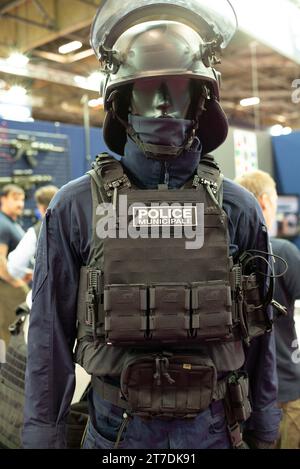 Paris, Frankreich. November 2023. Milipol Paris 2023, die 23. Globale Veranstaltung für staatliche Sicherheit und innere Sicherheit, am 14. November 2023 in Villepinte, Paris, Frankreich. Foto: Pierrick Villette/ABACAPRESS.COM Credit: Abaca Press/Alamy Live News Stockfoto