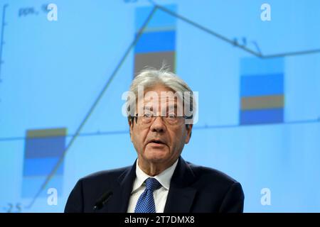 Brüssel, Belgien November 2023. Pressekonferenz von EU-Kommissar Paolo GENTILONI zur Herbstprognose 2023 am 15. November 2023 in Brüssel, Belgien. Quelle: ALEXANDROS MICHAILIDIS/Alamy Live News Stockfoto