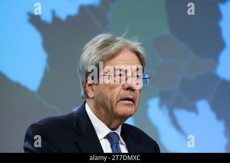 Brüssel, Belgien November 2023. Pressekonferenz von EU-Kommissar Paolo GENTILONI zur Herbstprognose 2023 am 15. November 2023 in Brüssel, Belgien. Quelle: ALEXANDROS MICHAILIDIS/Alamy Live News Stockfoto