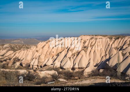 Goreme-Nationalpark und die Felswände von Kappadokien. Nevsehir, Türkei Stockfoto