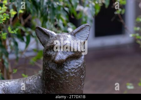 Nahaufnahme Einer Fuchsstatue in Amsterdam, Niederlande 24-3-2023 Stockfoto