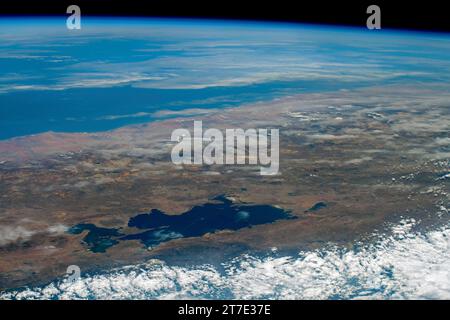 PERU - 29. Oktober 2023 - der Titicacasee, ein Süßwassersee zwischen Peru und Bolivien in den Anden, wird von der Internation fotografiert Stockfoto