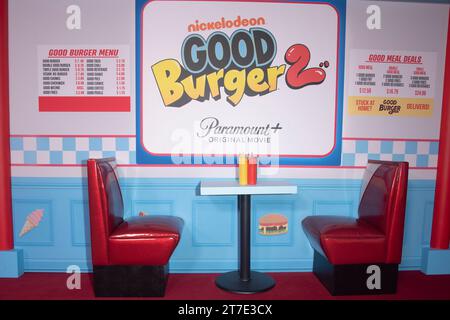 New York, New York, USA. November 2023. (NEU) "Good Burger 2" Weltpremiere. 14. November 2023, New York, New York, USA: Atmosphäre während der „Good Burger 2“-Weltpremiere am Regal Union Square am 14. November 2023 in New York City. (Foto: M10s/TheNews2) (Foto: M10s/Thenews2/Zumapress) (Bild: © Ron Adar/TheNEWS2 Via ZUMA Press Wire) NUR ZUR REDAKTIONELLEN VERWENDUNG! Nicht für kommerzielle ZWECKE! Stockfoto