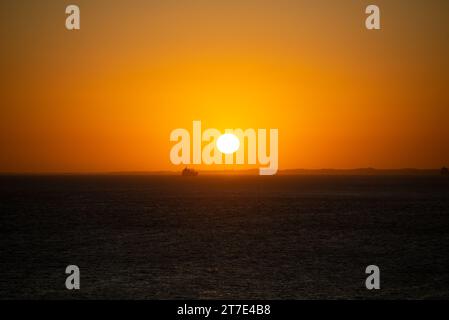 Sonnenuntergang vom Cristo da Barra aus gesehen. Salvador, Bahia. Stockfoto