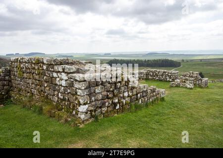 Zerbrochene römische Ruinen entlang der Hadriansmauer in Northem England. Stockfoto