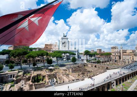 Panorama auf den Kaiserlichen Foren. Haus der Ritter von Rhodos. Rom. Latium. Italien Stockfoto