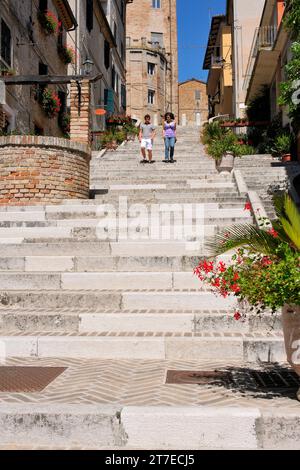 Die Treppe. Corinaldo. Marken. Italien Stockfoto