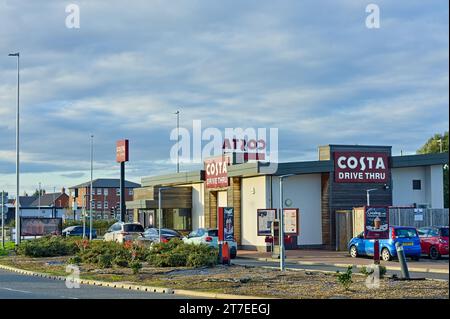 COSTA Coffe Drive-Thru auf dem Wyberton Quadranten Stockfoto