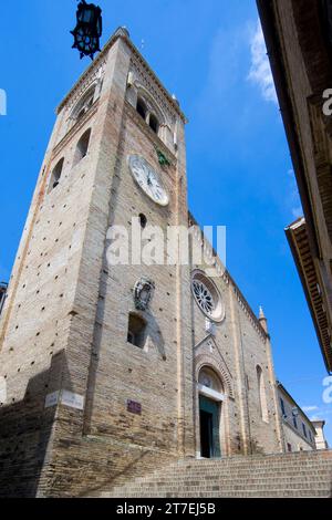 Stiftskirche Santa Maria Assunta. Montecassiano. Marken. Italien Stockfoto