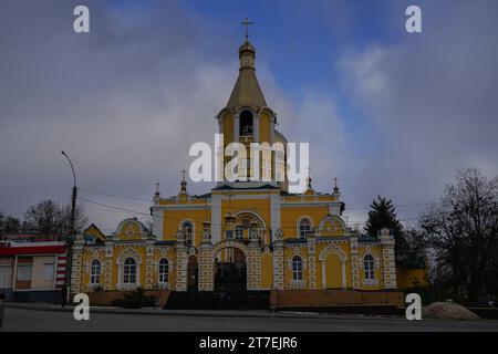 Jewhen Wasyliev/Le Pictorium - Kupjansk in der Ukraine - 10/11/2023 - Ukraine/kharkiw Oblast/Kupjansk - das ist Kupjansk! Er liegt im Osten der Region Charkiw, 40 Kilometer von der Grenze zu Russland am Oskil-Fluss entfernt. Am 27. Februar 2022 eroberte die russische Armee die Stadt. Nach 196 Tagen Besatzung befreiten die Streitkräfte der Ukraine die Stadt am 10. September 2022. Vor der Invasion lebten hier 27 Tausend Menschen, aber die Nähe zur Front und die täglichen Bombardierungen der russischen Besatzer zwangen die meisten Einwohner, ihre Häuser zu verlassen und zu verziehen. Stockfoto
