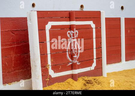 ANTEQUERA, SPANIEN - 17. SEPTEMBER 2023: Stierkampfarena oder plaza de toros Gebäude in Antequera, Spanien am 17. September 2023 Stockfoto