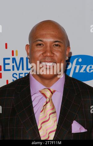 Hines Ward beim 18. Jährlichen Rennen zum Löschen von MS Benefit. Ankunft im Hyatt Regency Century Plaza Hotel in Los Angeles, CA, 29. April 2011. Foto: Joseph Martinez / Picturelux Stockfoto