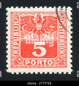 ÖSTERREICH - UM 1945: Briefmarke gedruckt von Österreich, zeigt Ornament, um 1945 Stockfoto