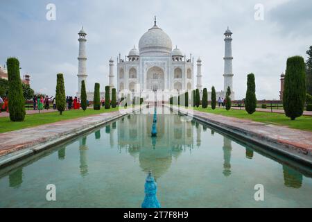 Wahrzeichen Indiens Taj Mahal in Agra Stockfoto