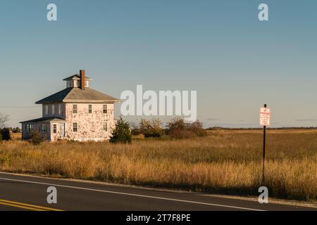 Verlassenes Pink House in der Nähe von Plum Island und Newburyport Stockfoto