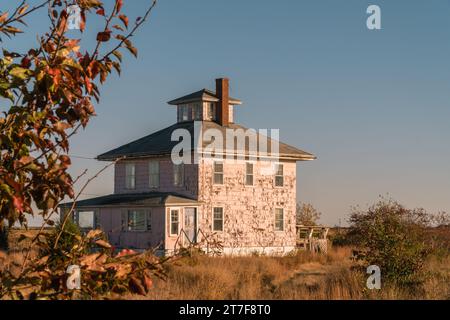 Verlassenes Pink House in der Nähe von Plum Island und Newburyport Stockfoto