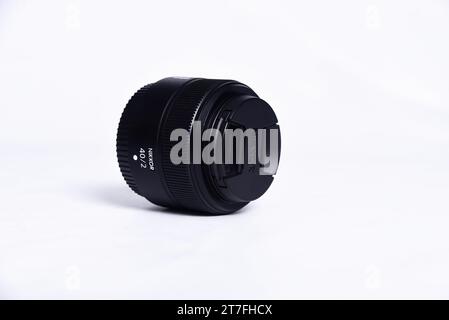 Goiania, Brasilien 12. Juli 2023: Nikon Z Objektiv (Version 2) Showdown und Wettbewerb zwischen Objektiven. Weißer Hintergrund. Die besten Objektive für mich Stockfoto