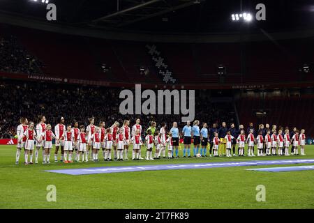 AMSTERDAM: Ajax und PSG während des Gruppenspiels der UEFA Women's Champions League in der Gruppe C zwischen Ajax Amsterdam und Paris Saint Germain in der Johan Cruijff Arena am 15. November 2023 in Amsterdam, Niederlande. ANP MAURICE VAN STEEN Stockfoto