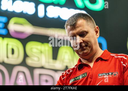 WV Active, Aldersley, Wolverhampton, Großbritannien. November 2023. 2023 PDC Grand Slam of Darts, 5. Tag; Credit: Action Plus Sports/Alamy Live News Stockfoto