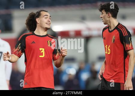 Leuevn, Belgien. November 2023. Der Belgier Arthur Theate, der Belgier Ameen Al-Dakhil und die Red Devils, die während eines Freundschaftsspiels zwischen der belgischen Fußballnationalmannschaft Red Devils und Serbien am Mittwoch, den 15. November 2023, im King Power im den Dreef Stadium in Leuven gezeigt wurden. Der Standort hat sich gestern geändert, weil das Feld des King Baudouin Stadions in Brüssel überflutet wurde. BELGA FOTO BRUNO FAHY Credit: Belga News Agency/Alamy Live News Stockfoto