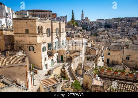 Matera ist eine Stadt auf einem Felsvorsprung in der Region Basilicata in Süditalien Stockfoto