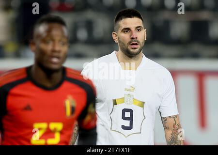 Leuevn, Belgien. November 2023. Der serbische Aleksandar Mitrovic wurde während eines Freundschaftsspiels zwischen der belgischen Fußballnationalmannschaft Red Devils und Serbien am Mittwoch, den 15. November 2023, im King Power-Stadion im den Dreef Stadium in Leuven gezeigt. Der Standort hat sich gestern geändert, weil das Feld des King Baudouin Stadions in Brüssel überflutet wurde. BELGA FOTO BRUNO FAHY Credit: Belga News Agency/Alamy Live News Stockfoto