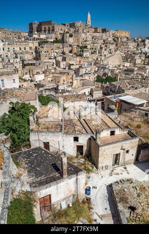 Matera ist eine Stadt auf einem Felsvorsprung in der Region Basilicata in Süditalien Stockfoto