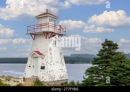 Woody Point Lighthouse Newfoundland, Kanada, Woody Point, ist Ein Leuchtturm, der zum kanadischen Erbe gehört Stockfoto