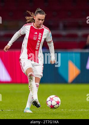 Amsterdam, Niederlande. November 2023. AMSTERDAM, NIEDERLANDE - 15. NOVEMBER: Romee Leuchter vom AFC Ajax tritt am 15. November 2023 in Amsterdam in der Johan Cruijff Arena in der Gruppe C - UEFA Women's Champions League 2023/24 in den Ball. (Foto von Joris Verwijst/Orange Pictures) Credit: Orange Pics BV/Alamy Live News Stockfoto